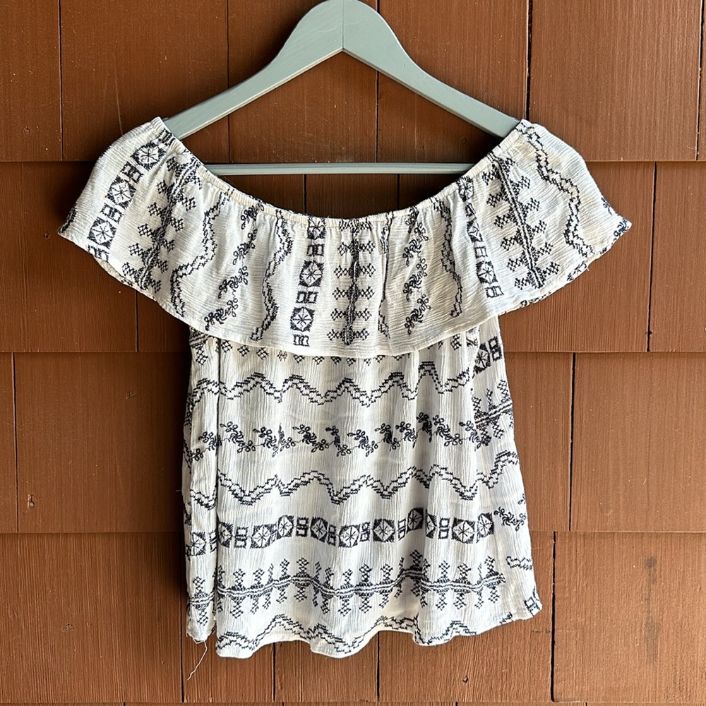 Off-Shoulder Embroidered White/Navy Top- Size Small